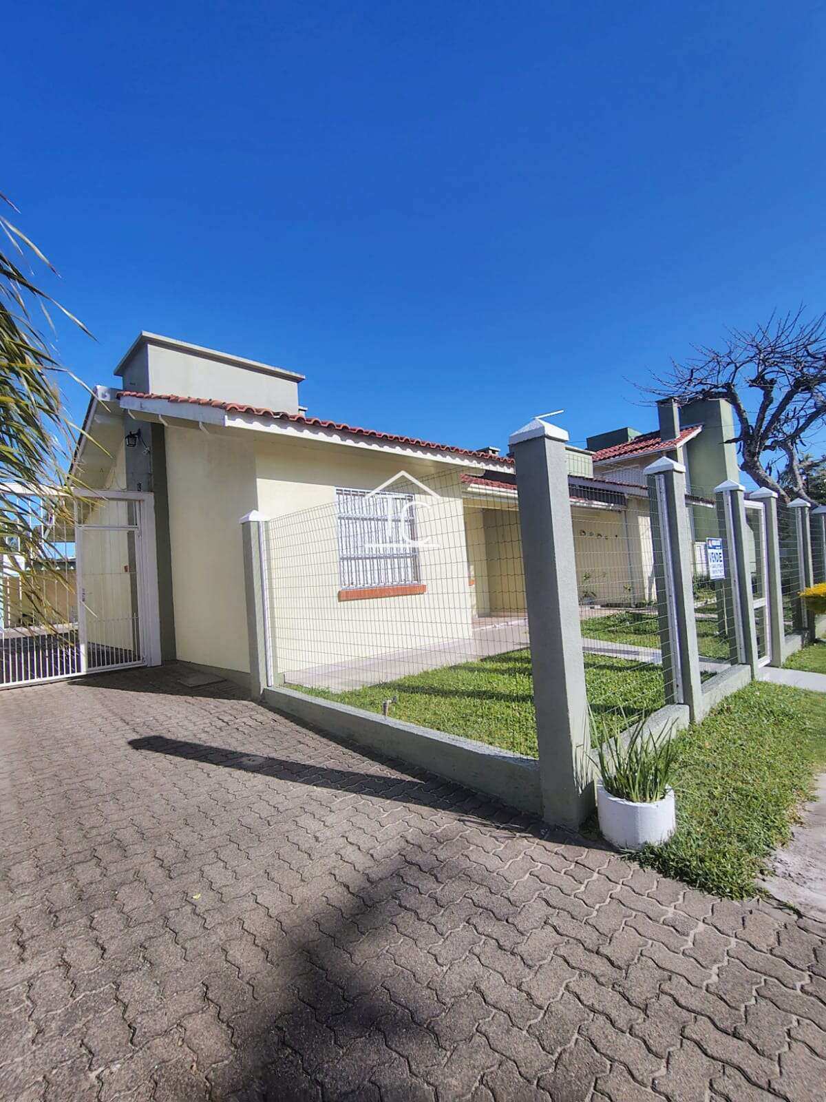 Casa à venda em Capão da Canoa, Capão Novo, com 2 quartos, 53,32m²