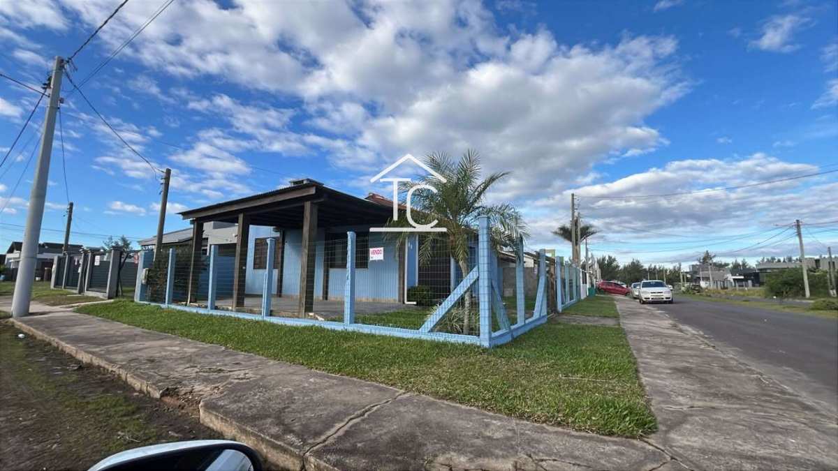 Casa à venda em Capão da Canoa, Guarani, com 2 quartos, 185m²