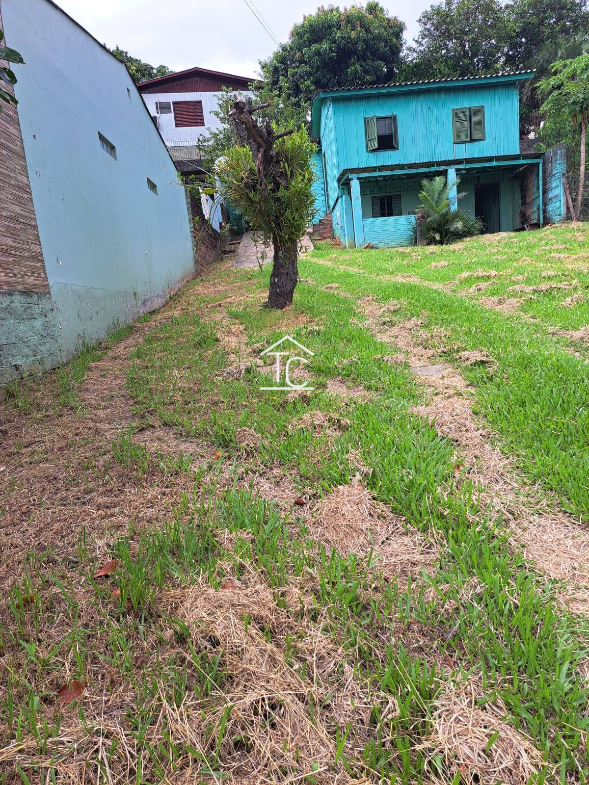 Casa à venda em Novo Hamburgo, Teresópolis, com 2 quartos, 300m² - Terezinha Capra - Corretora de Imóveis