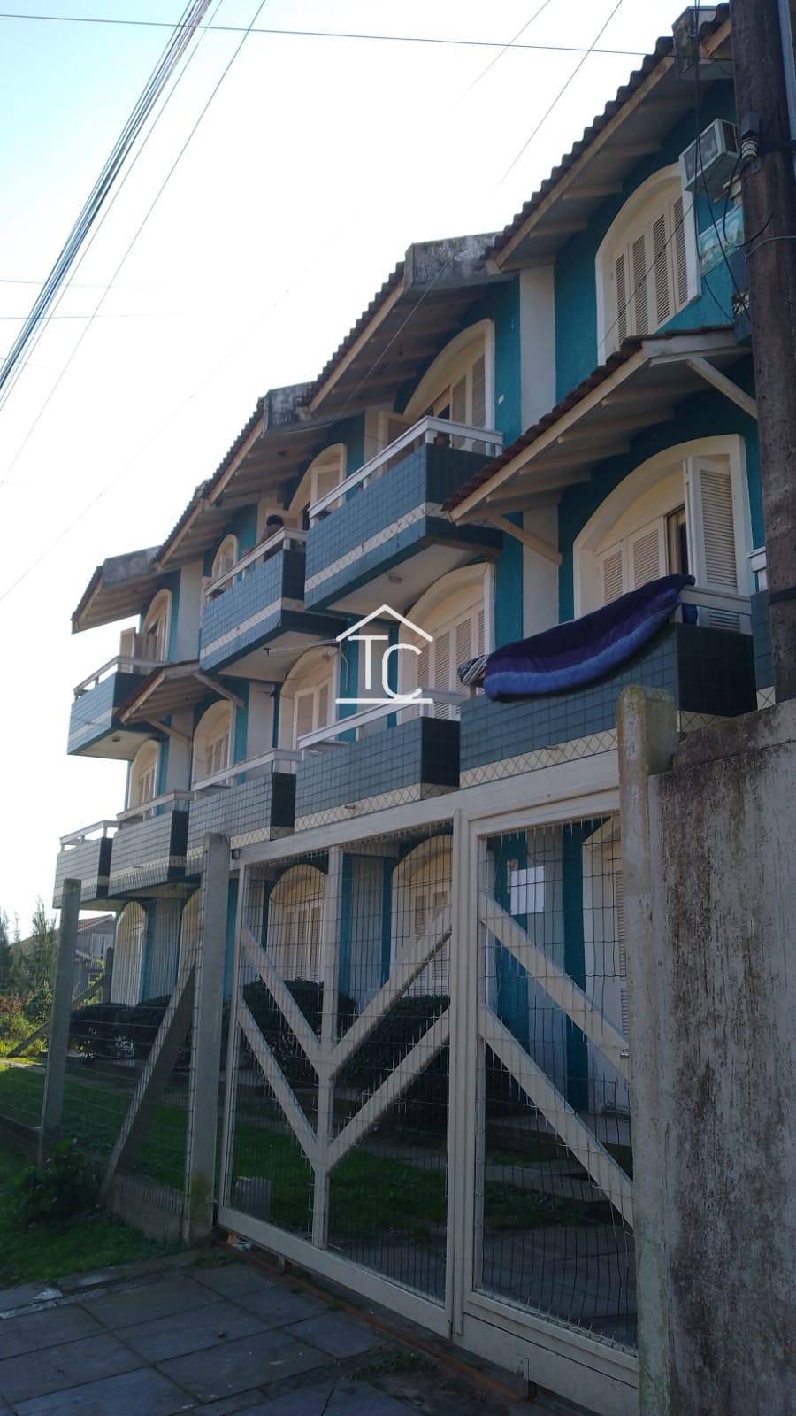 Sobrado à venda em Capão da Canoa, Praia do Arco-Iris, com 2 quartos, 65,98m²