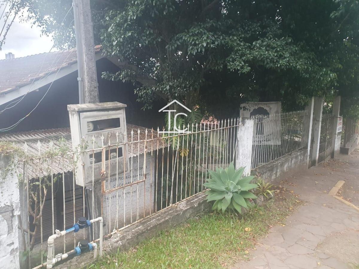 Casa com 2 quartos, 435,60m², à venda